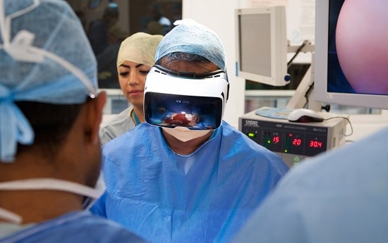 آموزش پزشکی از طریق واقعیت مجازی VR